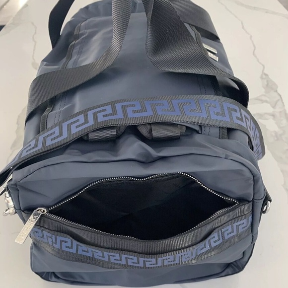 VERSACE PERFUME NEW DUFFLE BAG CONVERTIBLE TO BACKPACK BLACK AND BLUE - Picture 7 of 12